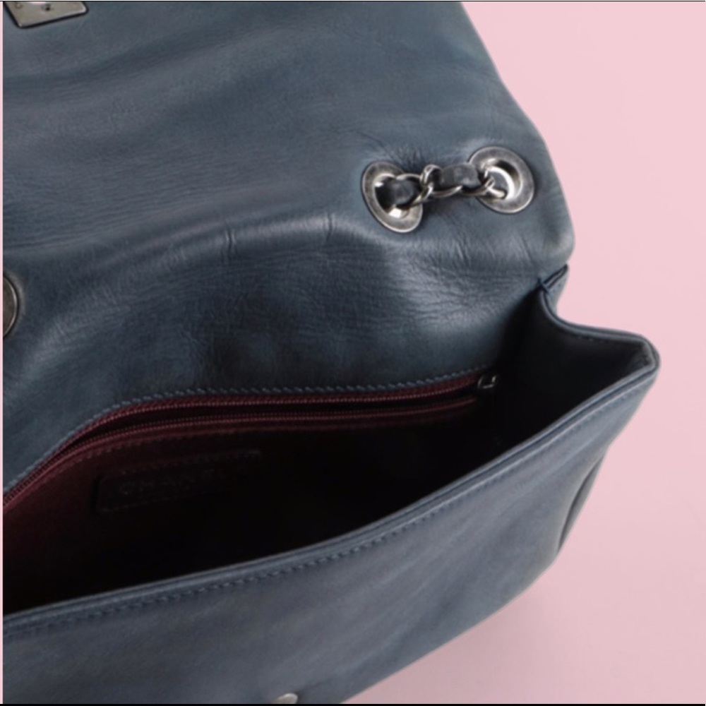 Chanel New Chic Diamond Quilted Medium Flap Bag - Picture 8 of 11